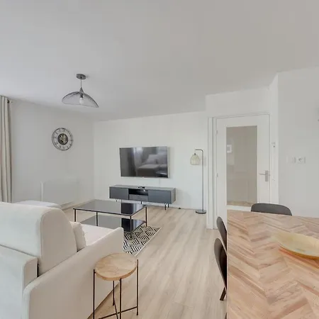 Apartment For 6 People